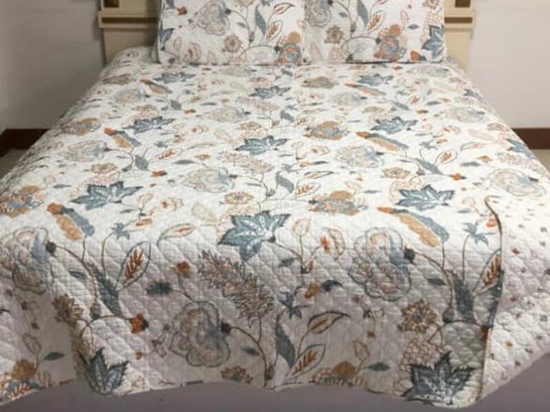 Nassau Quilt <br>by Peace Arch
