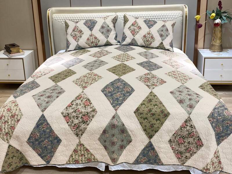 Piquant Quilt <br>by Peace Arch