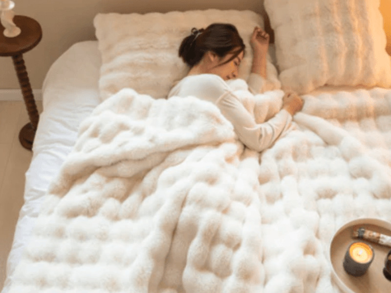 White Ripple Rabbit Throws