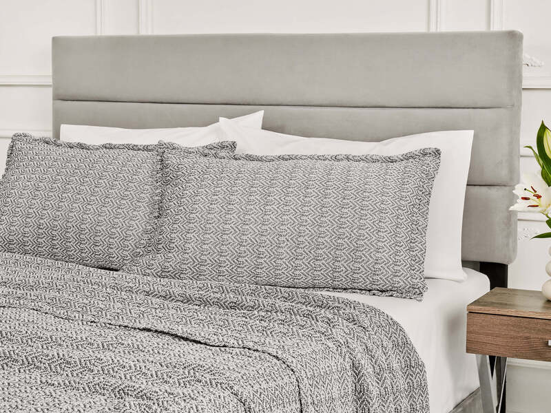 Mirage<br>Blanket & Throw