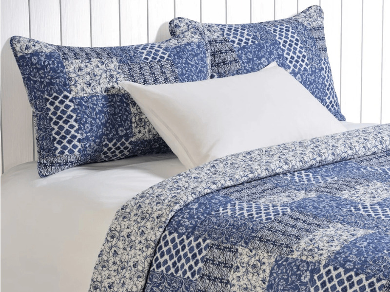 Donalda Quilt Set