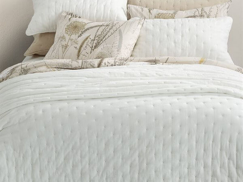 Mousseline White Quilt by Brunelli