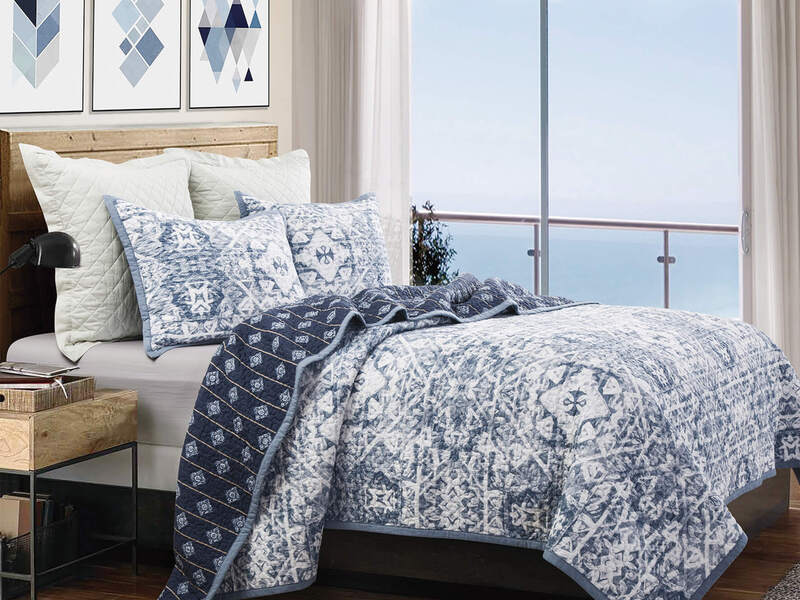 Caravel Quilt <br>by Peace Arch