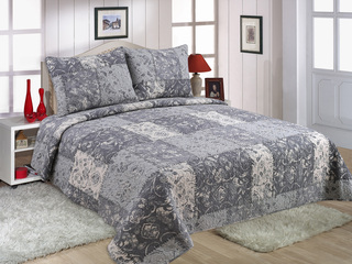 Mantilla Quilt <br>by Peace Arch 