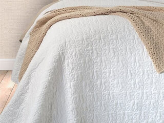 Foliage White Stitched Quilt