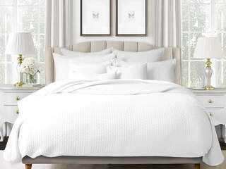 Hanna White<br>Bedding by 6ix Tailors