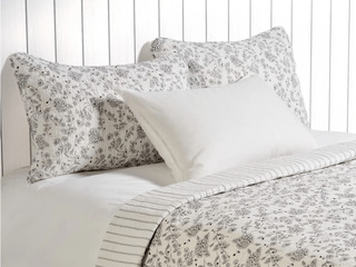 Chocolate Floral Quilt Set