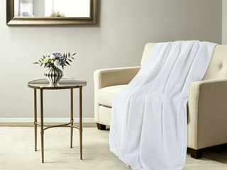 Irresistible Throw White